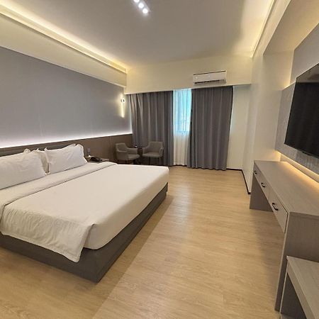 Lido De Paris Hotel Manila Dış mekan fotoğraf