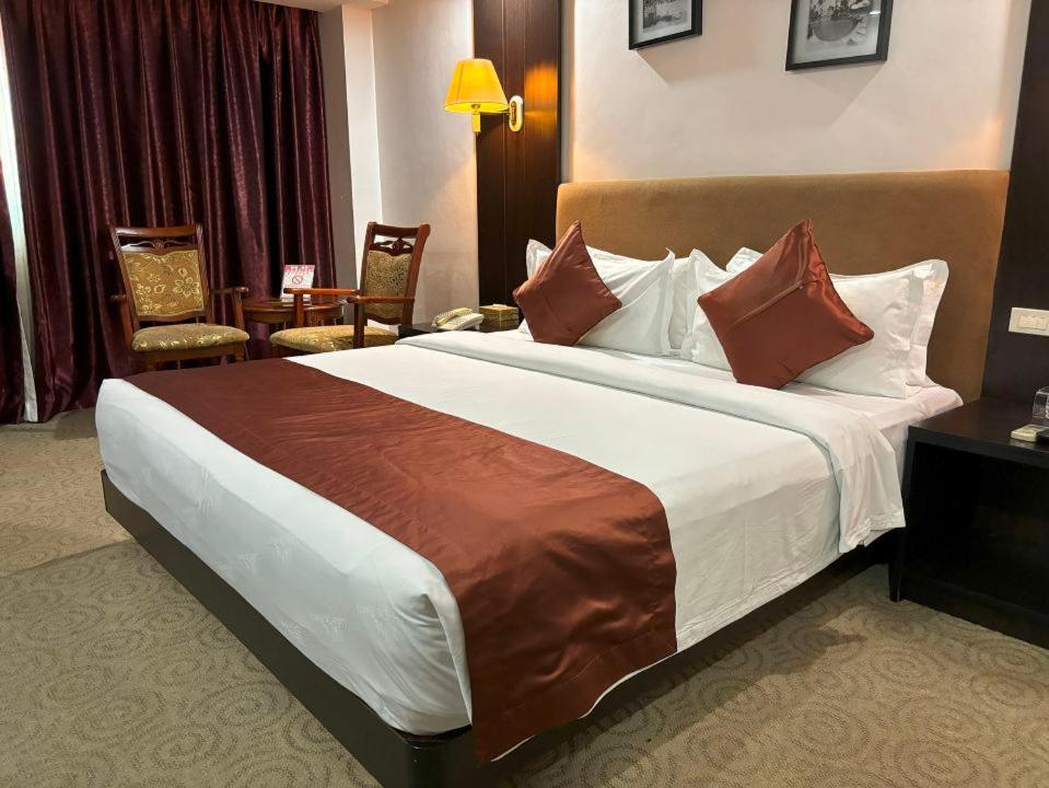 Lido De Paris Hotel Manila Dış mekan fotoğraf